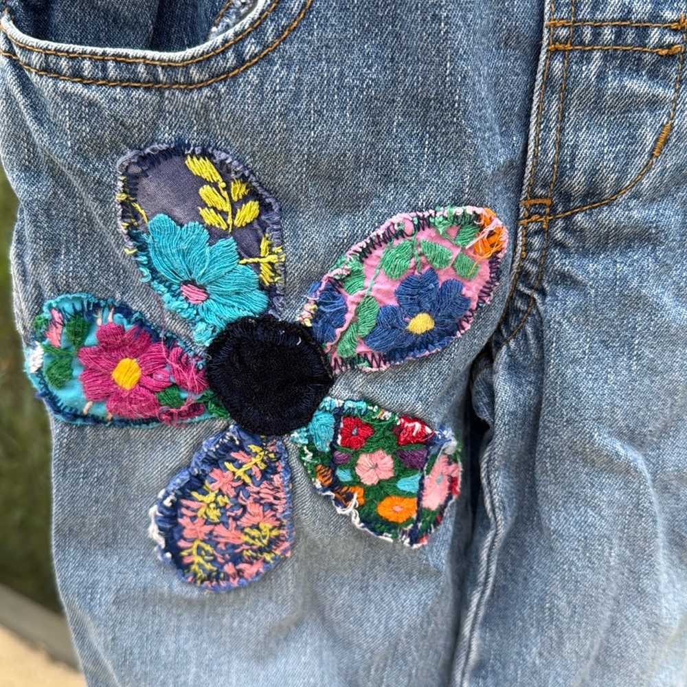 Limited Too Vintage 90’s/Y2k Denim Bib Overalls With flowers appliqué Size 6